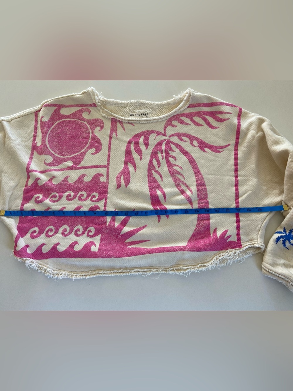 WE THE FREE Cream & Pink Palm Graphic Cropped Pullover 🌴 Small - Picture 10 of 13